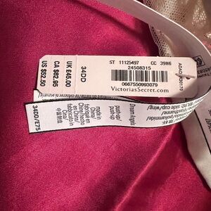 Victoria's Secret 

Push-Up Bra with Tags